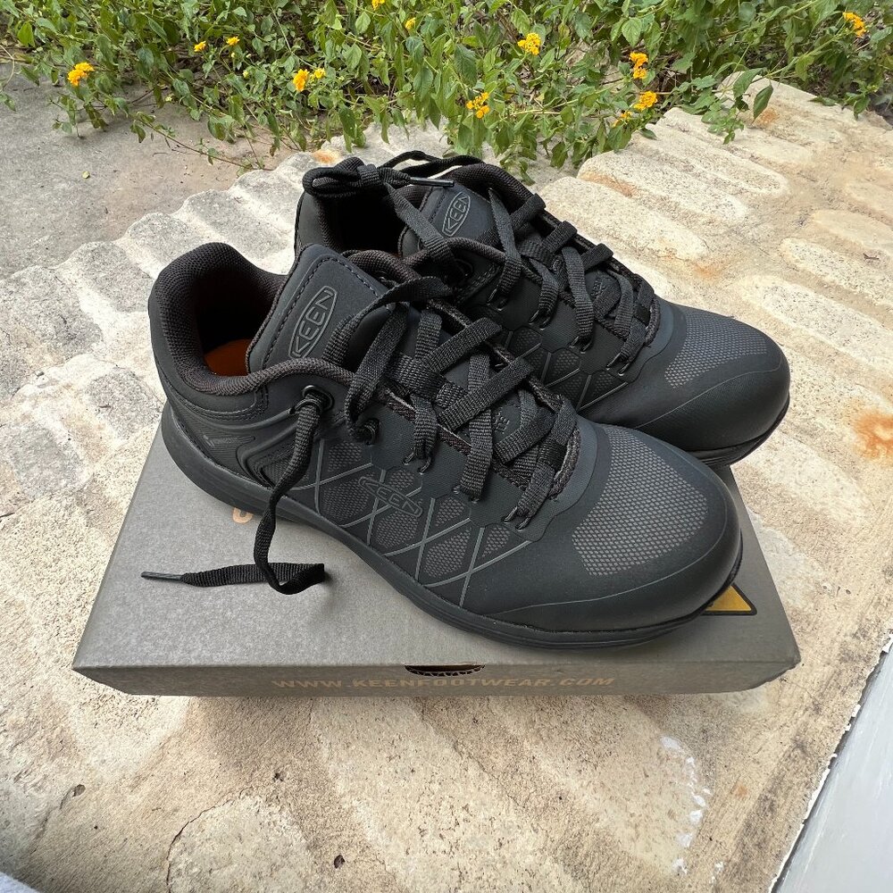 Keen Vista Energy XT work shoes hard toe steel composite NWT in box low top 8